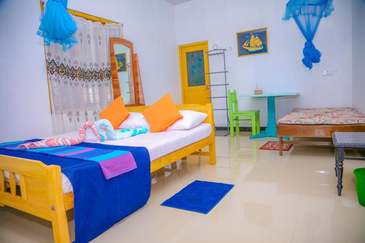Hotel Oceanic White House à Nilaveli Extérieur photo