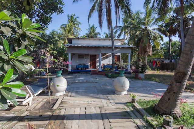 Hotel Oceanic White House à Nilaveli Extérieur photo
