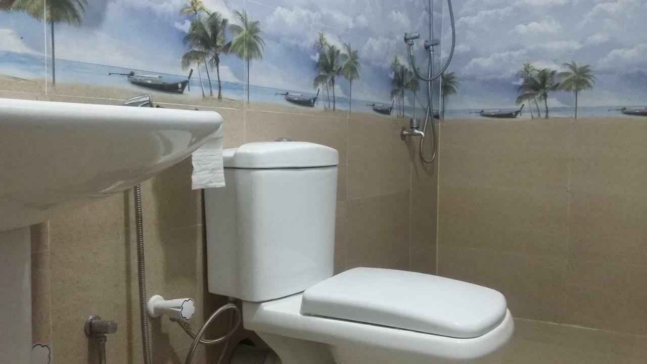 Hotel Oceanic White House à Nilaveli Extérieur photo